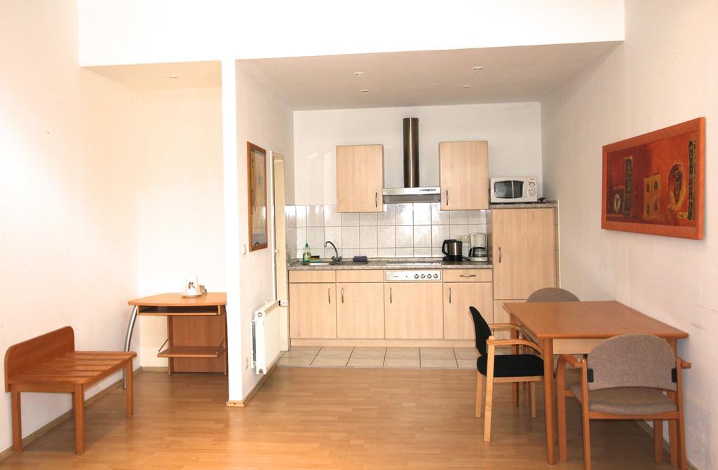 Apartmenthaus Alt Graz Düsseldorf Quarto foto