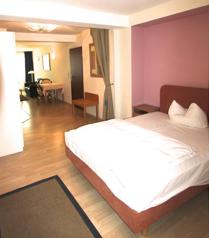 Apartmenthaus Alt Graz Düsseldorf Quarto foto